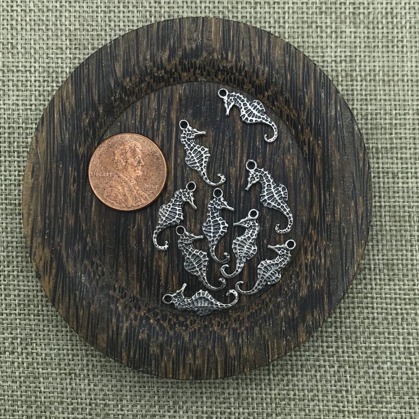Medium Sterling Seahorse Charm